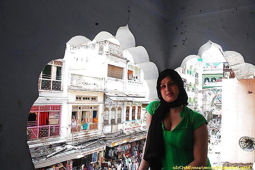 25P Pakistani Big Boobs Peshawari VIP Whore