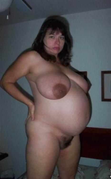 20P Pregnant busty MILF