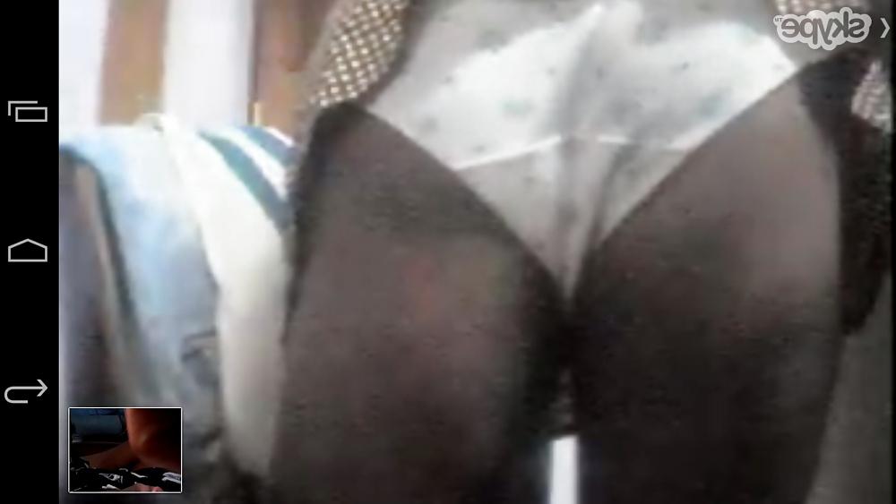 8P Showing my Ass to the world ! Rate my ass please...