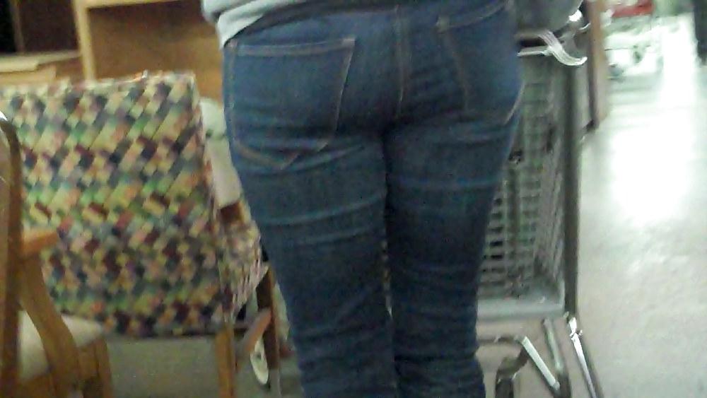 25P Butts to the left ass to the right