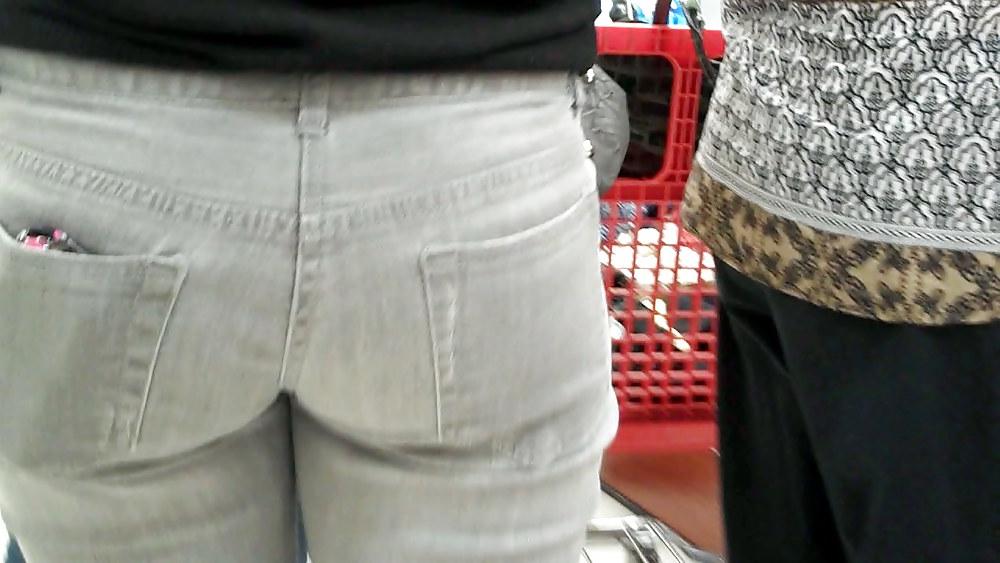 25P Butts to the left ass to the right