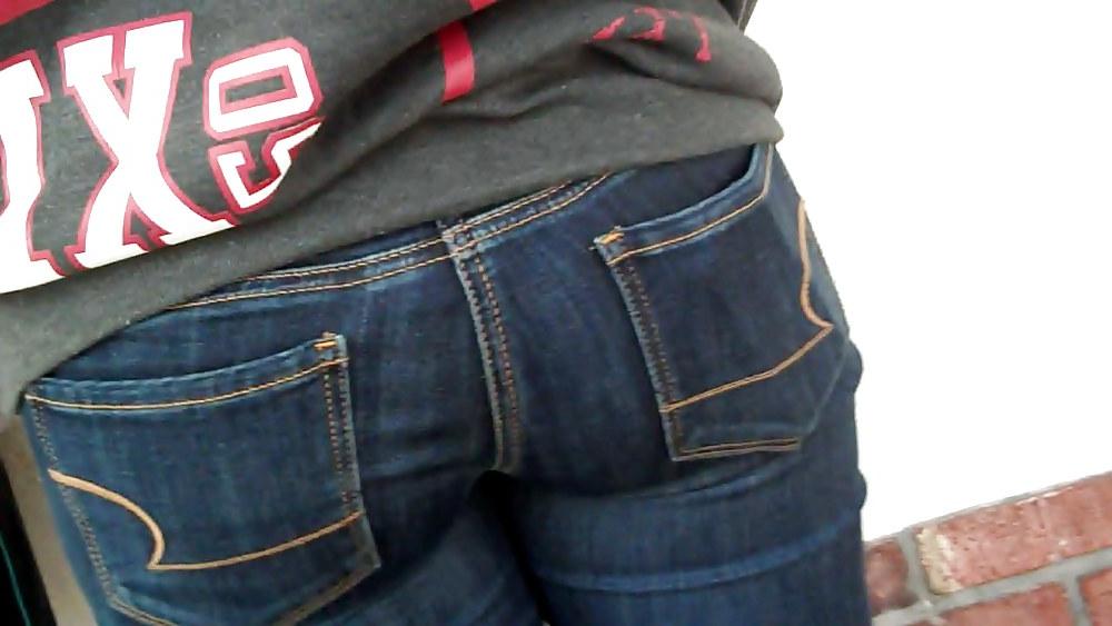 25P Butts to the left ass to the right