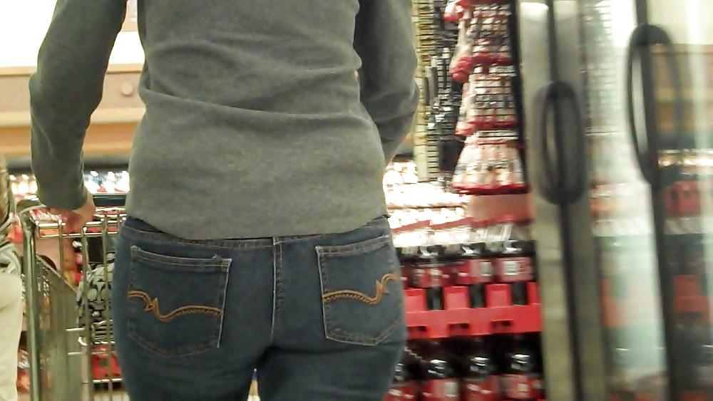 25P Butts to the left ass to the right