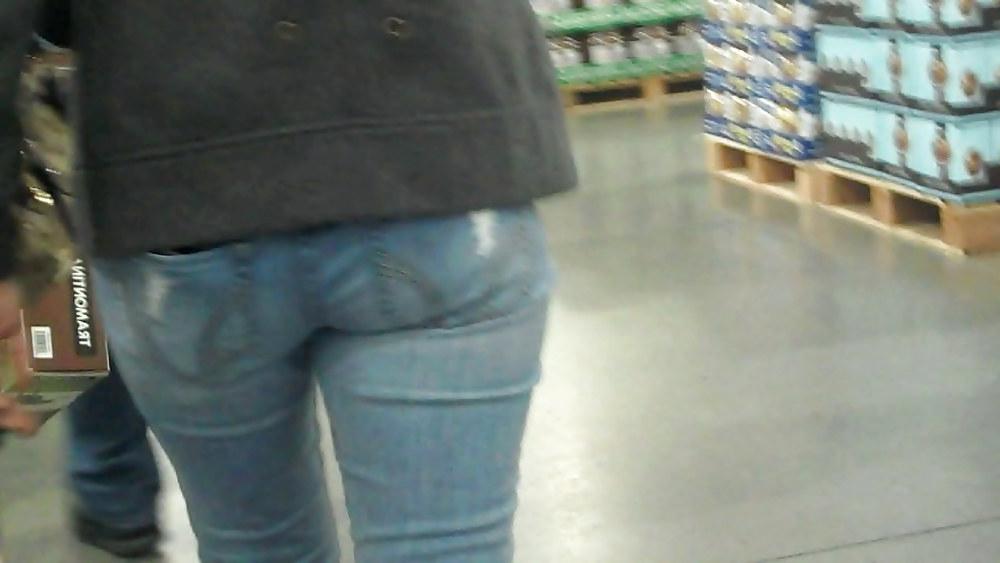 25P Butts to the left ass to the right