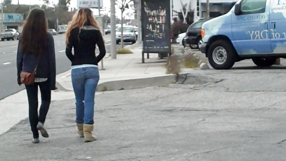 25P Butts to the left ass to the right