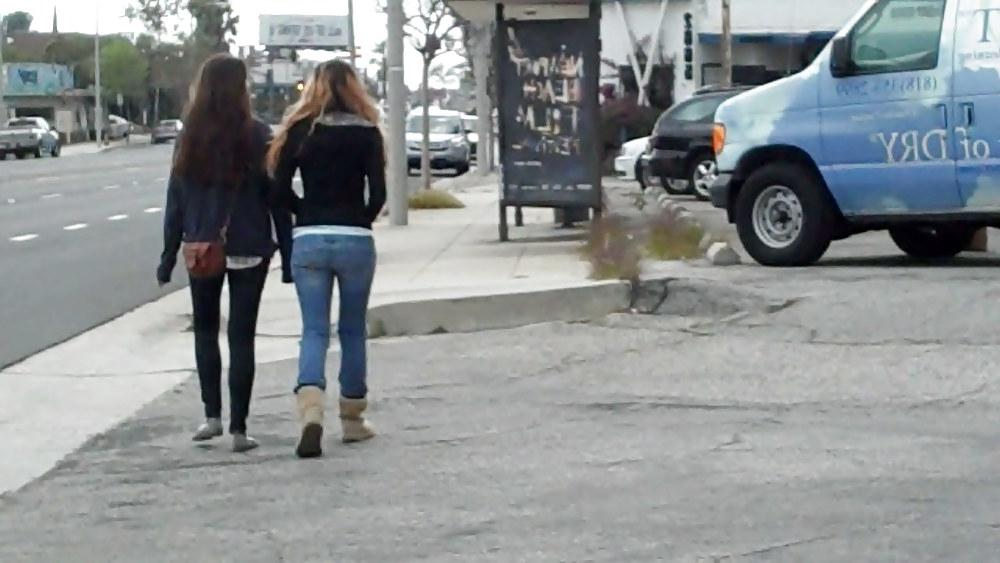 25P Butts to the left ass to the right