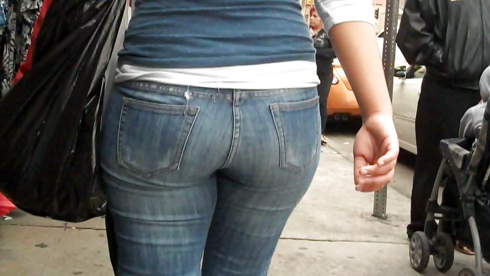 25P Butts to the left ass to the right