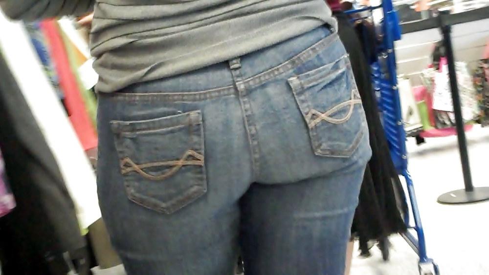 25P Butts to the left ass to the right