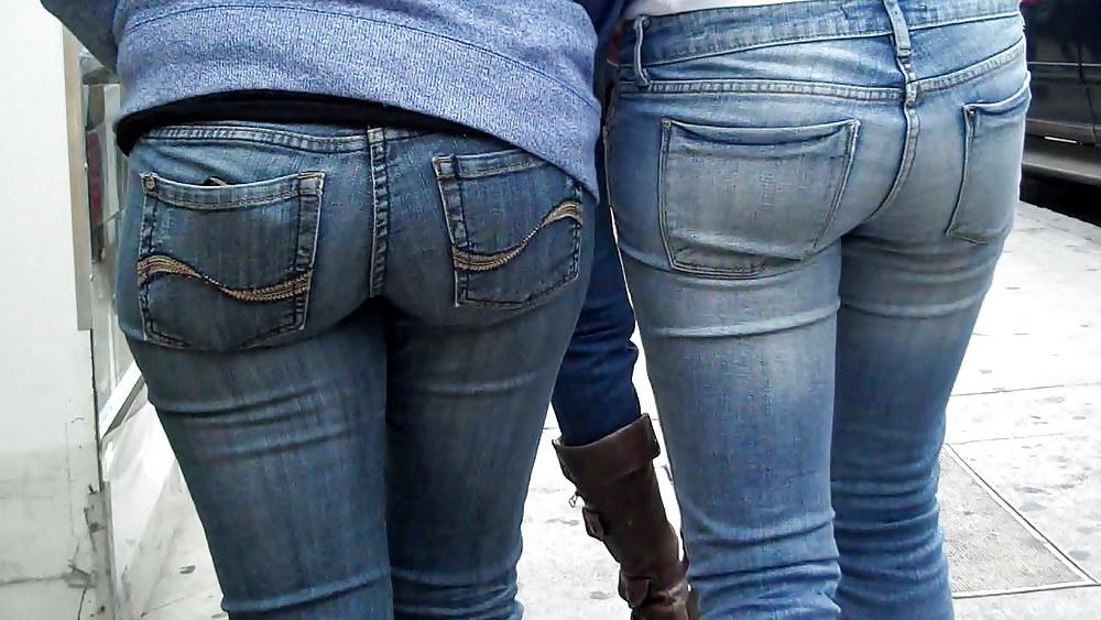 25P Butts to the left ass to the right