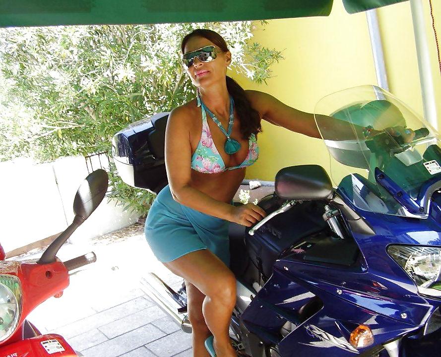 17P Two Sexy Serbian Milfs