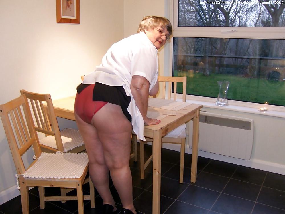 25P Mature pantyhose