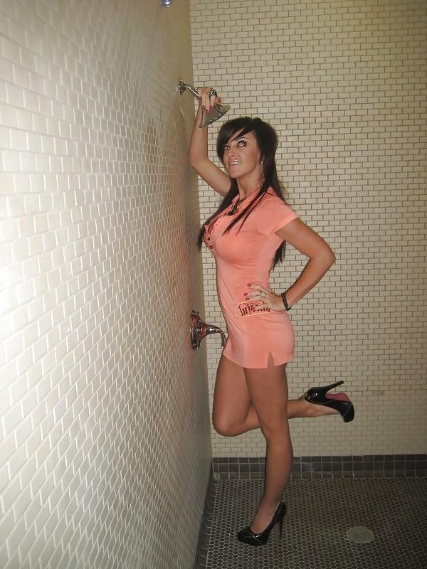 25P Girls on tight dress