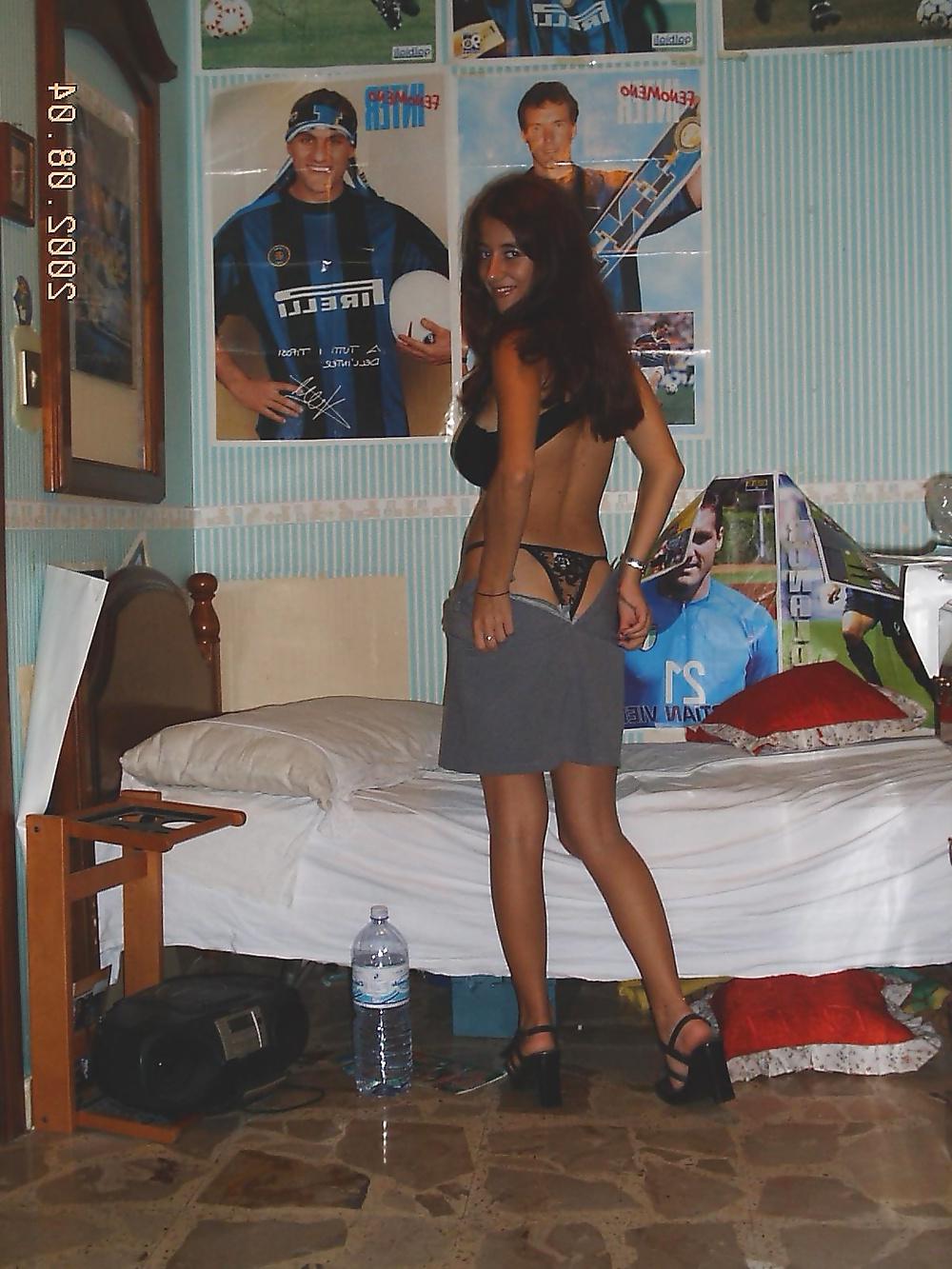 25P Monia busty hairy pussy Italian brunette 