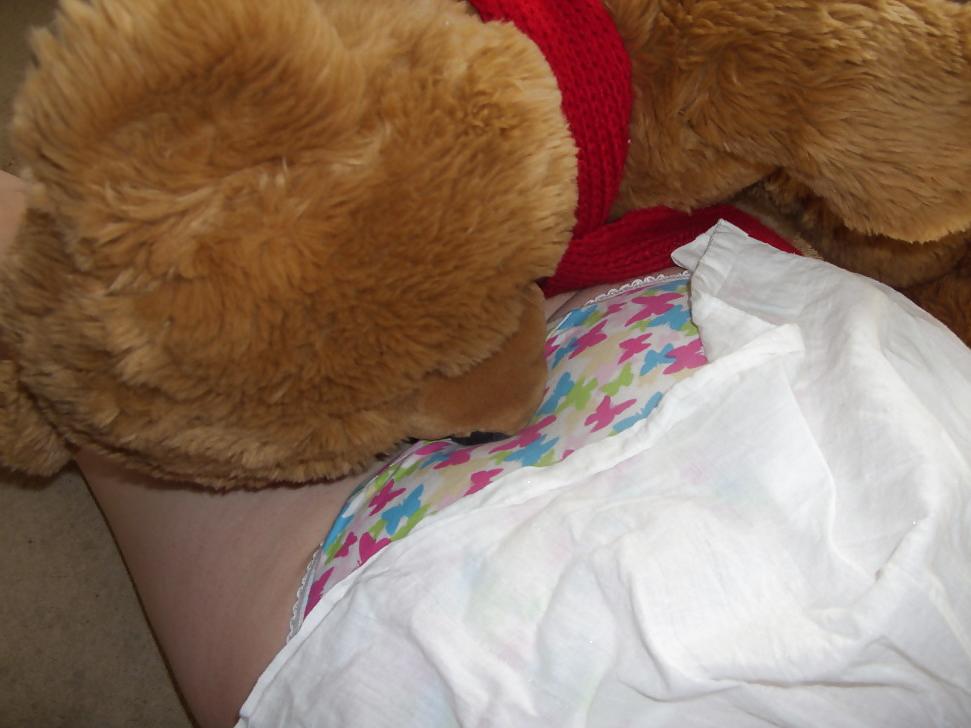 25P Teddy enjoy's sniffing my dirty slut wife