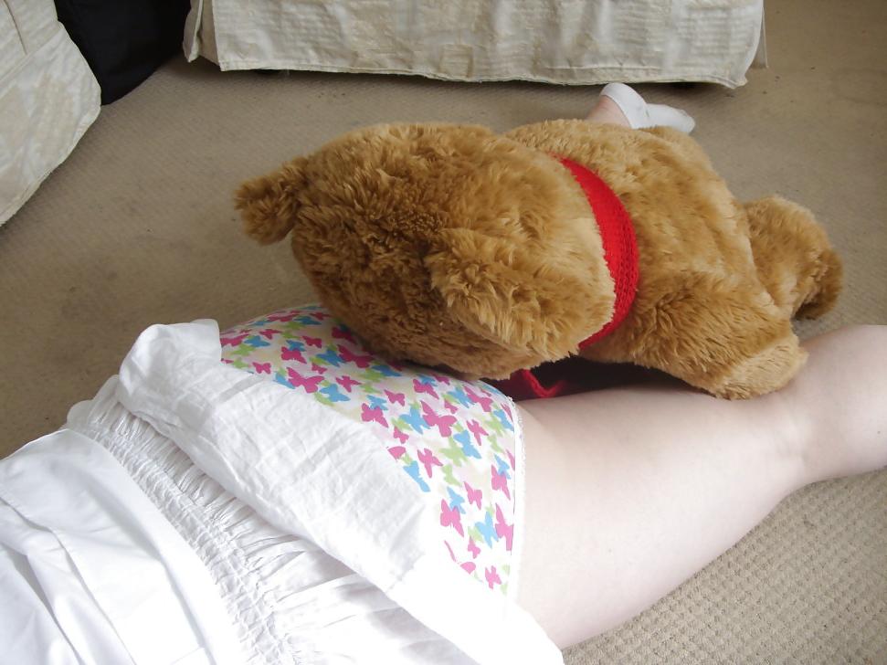 25P Teddy enjoy's sniffing my dirty slut wife