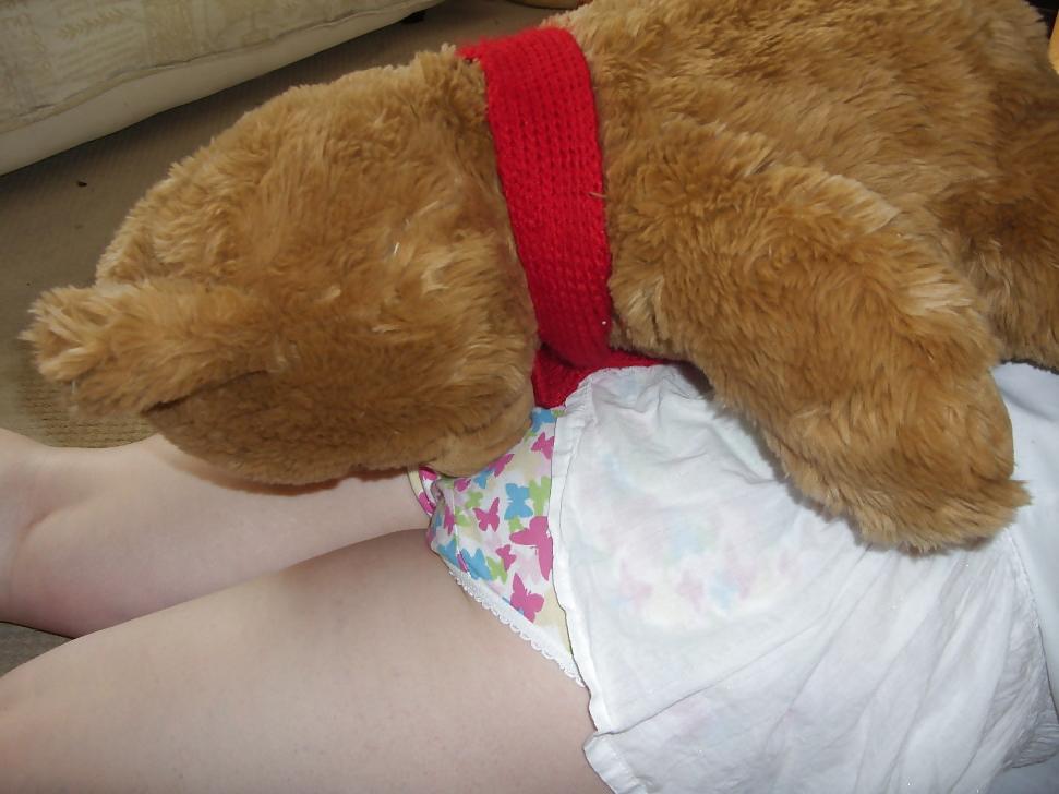 25P Teddy enjoy's sniffing my dirty slut wife