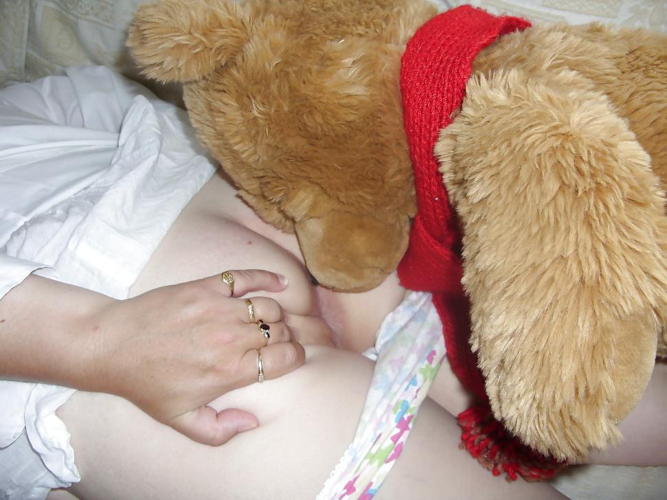 25P Teddy enjoy's sniffing my dirty slut wife