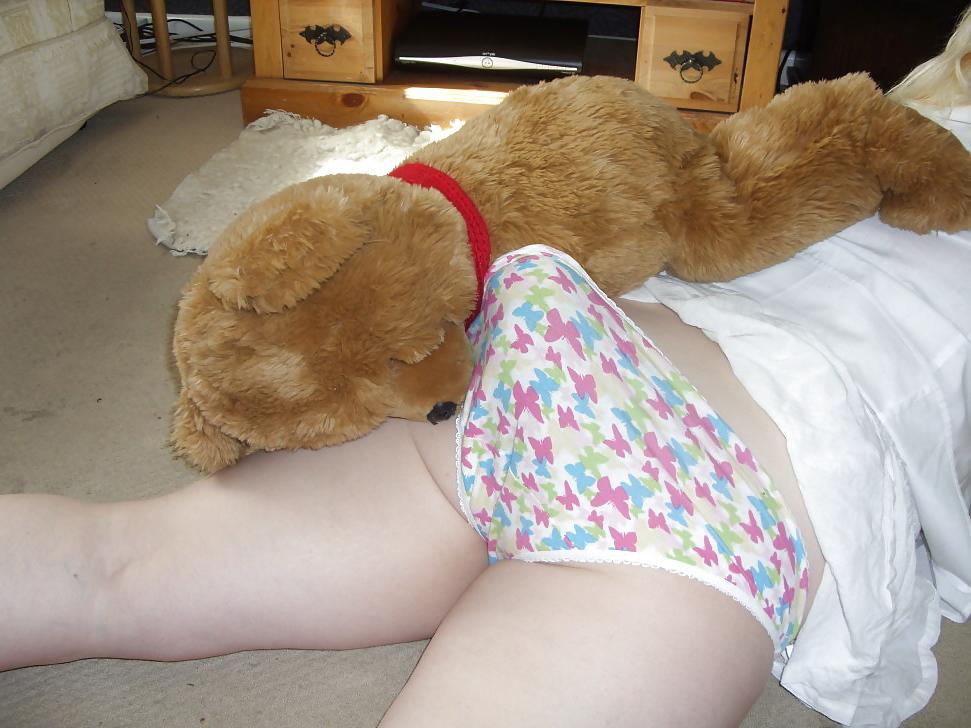 25P Teddy enjoy's sniffing my dirty slut wife