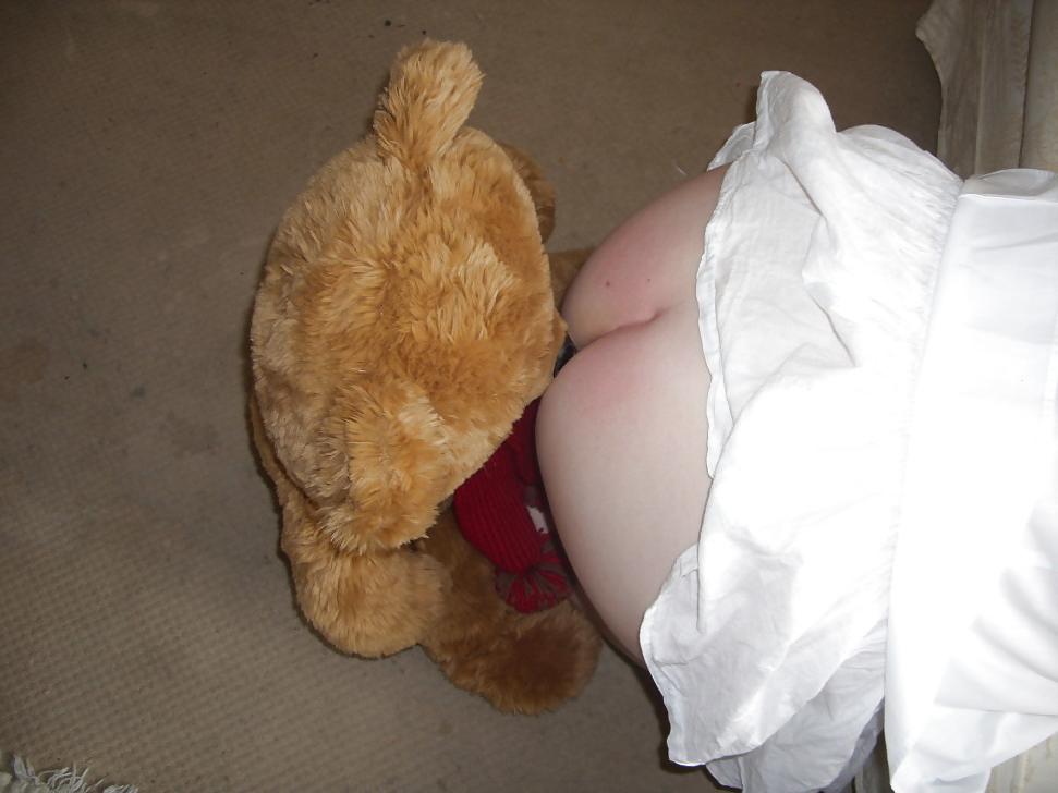 25P Teddy enjoy's sniffing my dirty slut wife