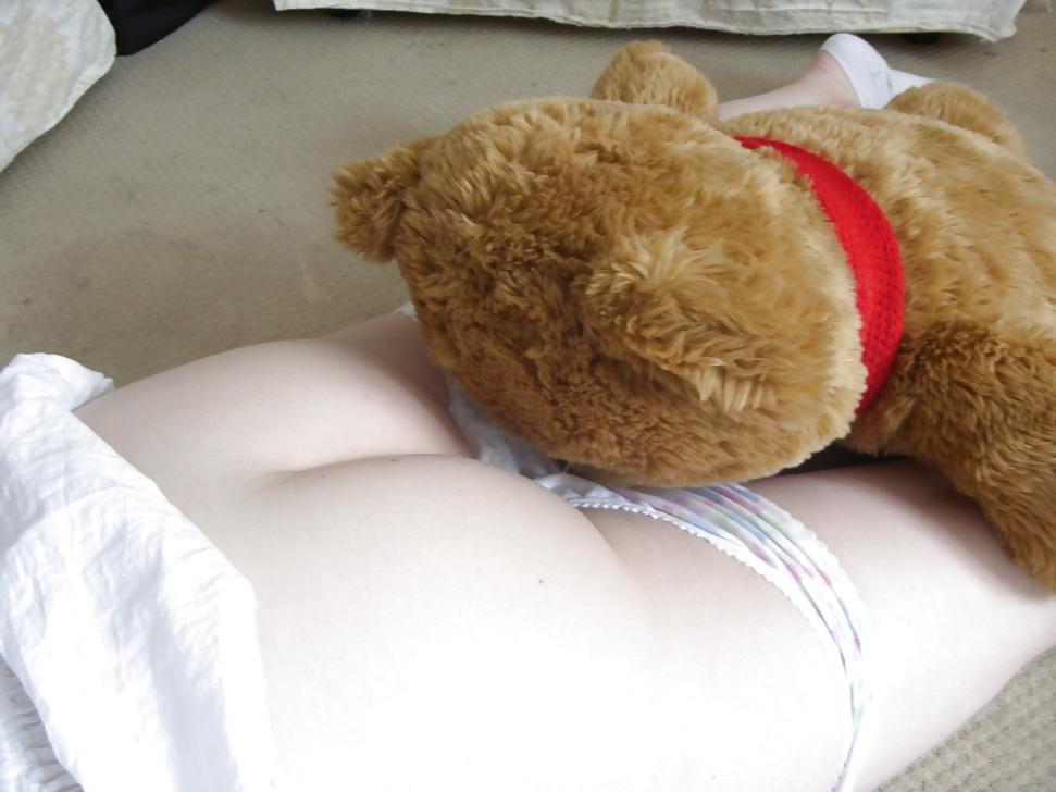 25P Teddy enjoy's sniffing my dirty slut wife