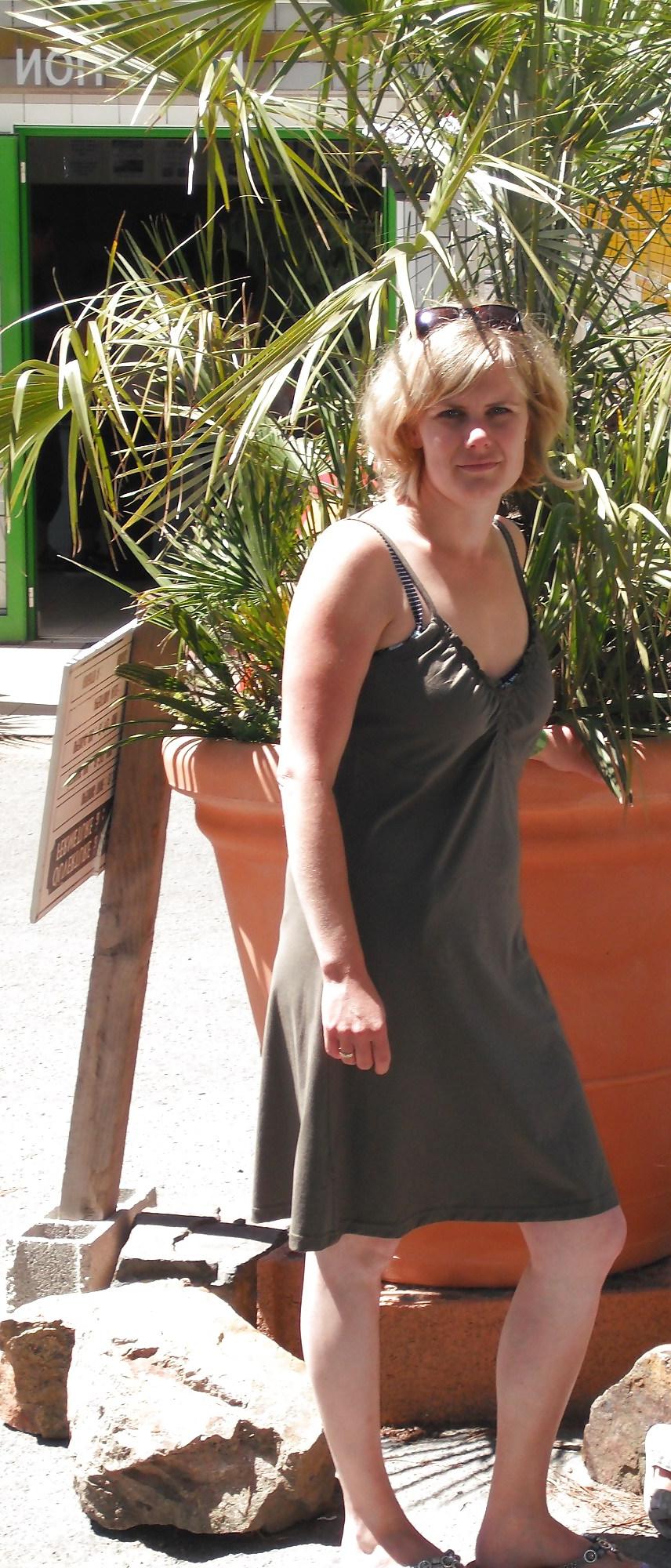 13P Fuck this mature mom. Dirty comments please