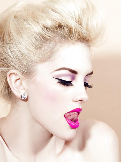 4P Wanking favourites: lipstick girls for face fucks