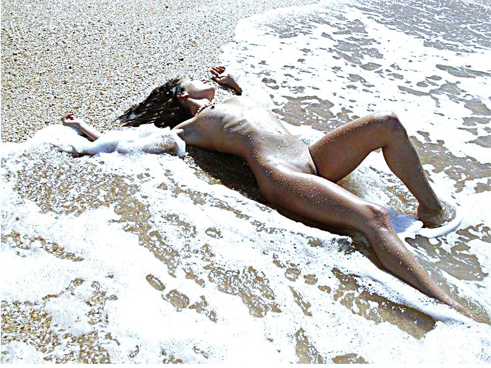 25P Delicious French Model Aline4 Horizontal 2