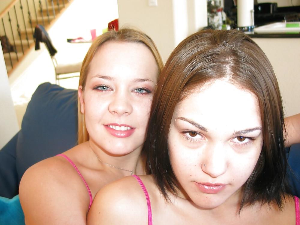 25P Delicious French Model Aline4 Horizontal 2