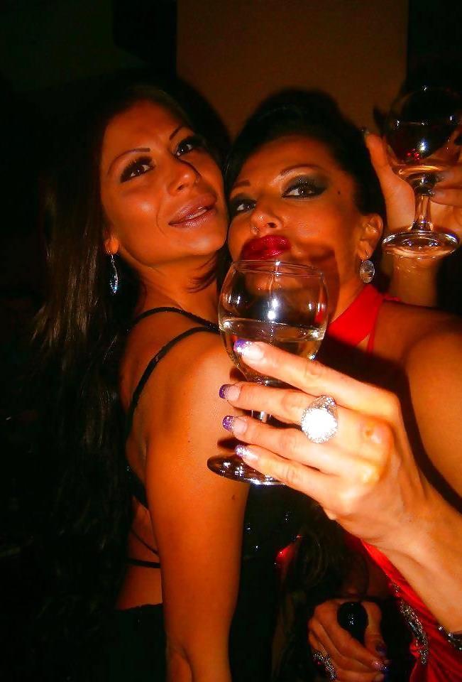 25P Sexy Serbian Milf