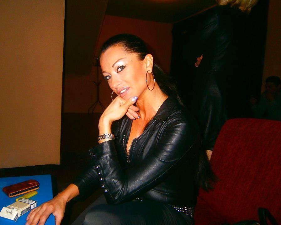 25P Sexy Serbian Milf