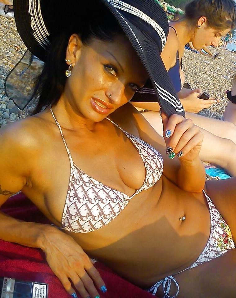 25P Sexy Serbian Milf