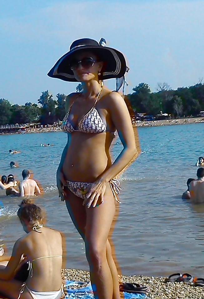 25P Sexy Serbian Milf