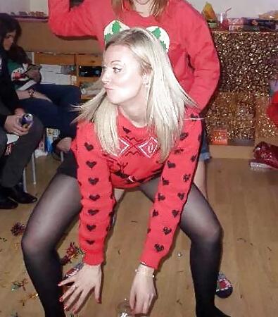 12P Dirty blonde babe
