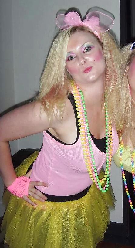 12P Dirty blonde babe