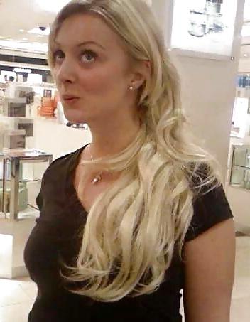 12P Dirty blonde babe