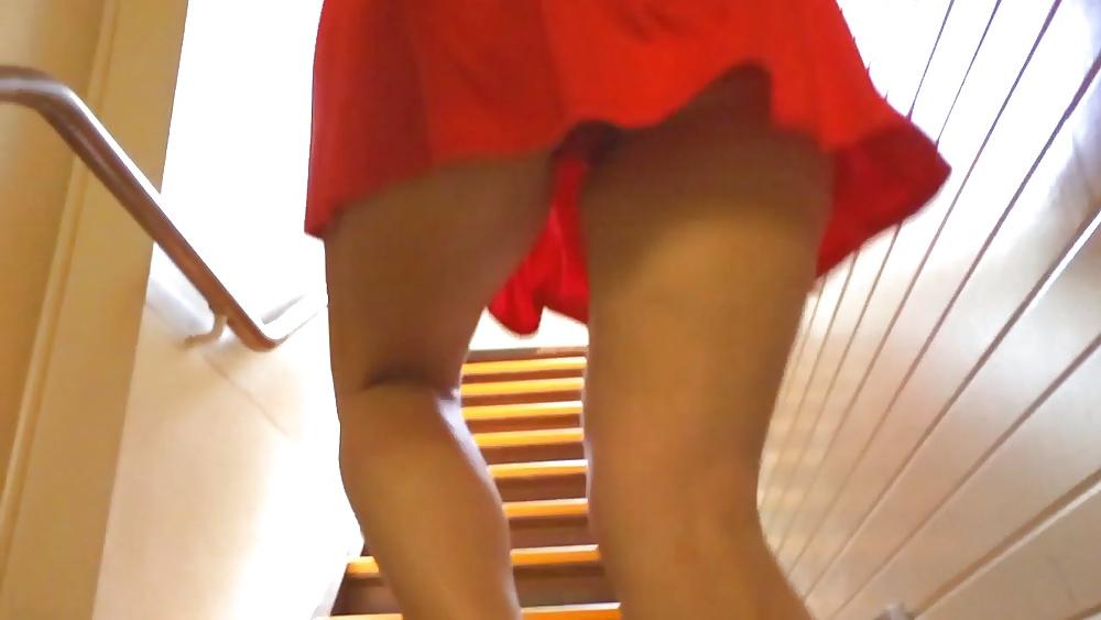 4P Red Dress, Red Shoe and Red Panties Upskirt