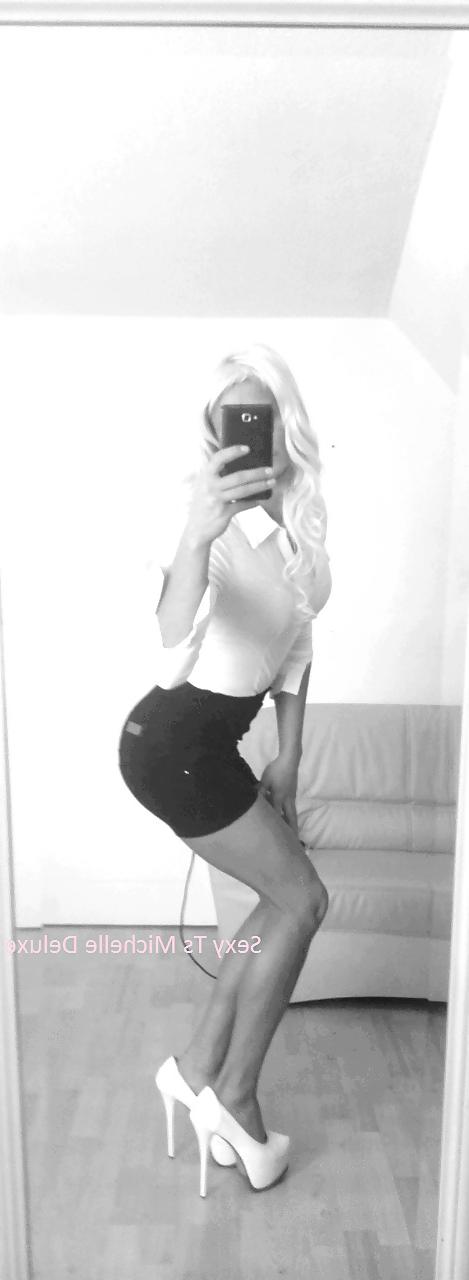 13P Hot blonde michelle deluxe in mega sexy dress