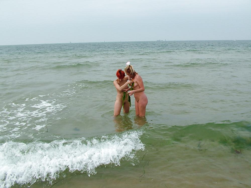 15P Dirty slag wife and her girlfriends