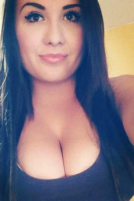 17P Busty Amatuer 30