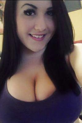17P Busty Amatuer 30
