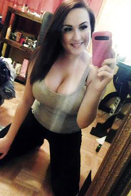 17P Busty Amatuer 30