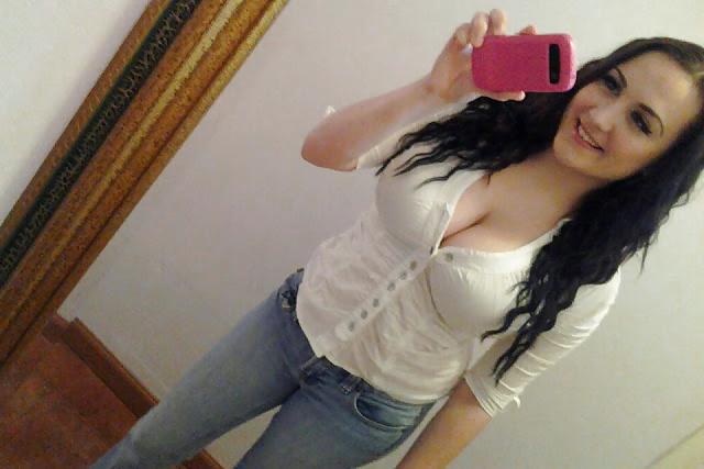 17P Busty Amatuer 30
