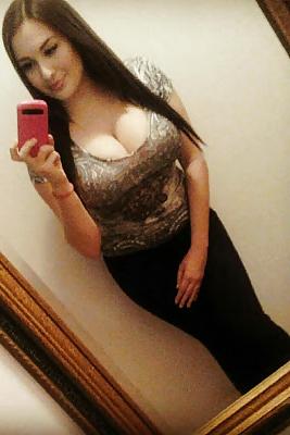 17P Busty Amatuer 30