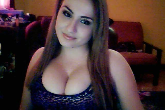 17P Busty Amatuer 30