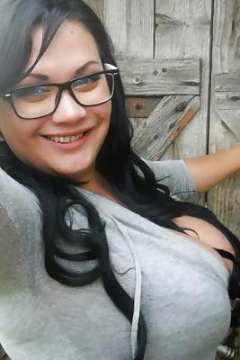 15P Busty Amatuer 25