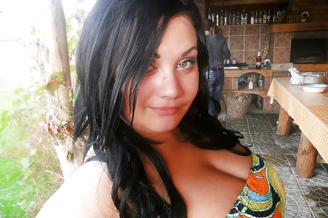 15P Busty Amatuer 25