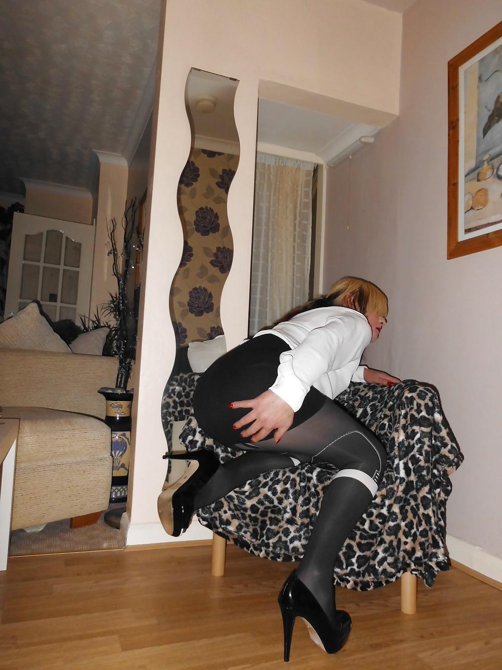 11P Black and white outfit
