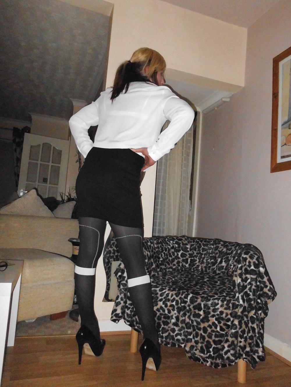 11P Black and white outfit