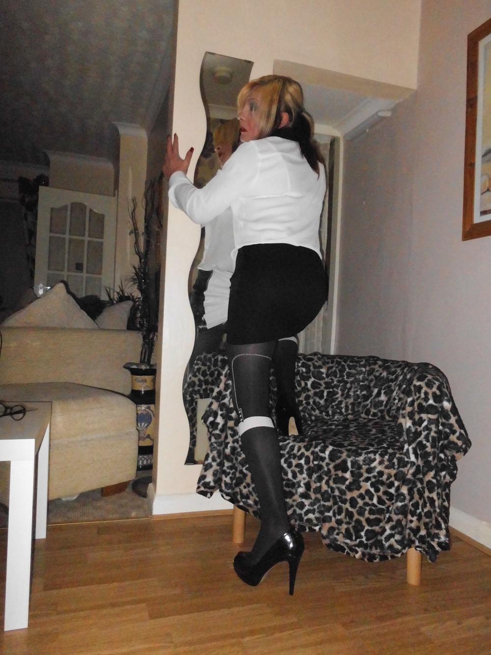11P Black and white outfit