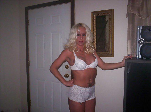 25P Blonde prostitute with nice body